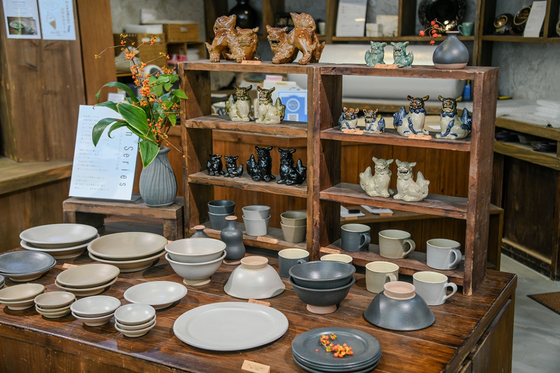 壺屋焼窯元育陶園_3835