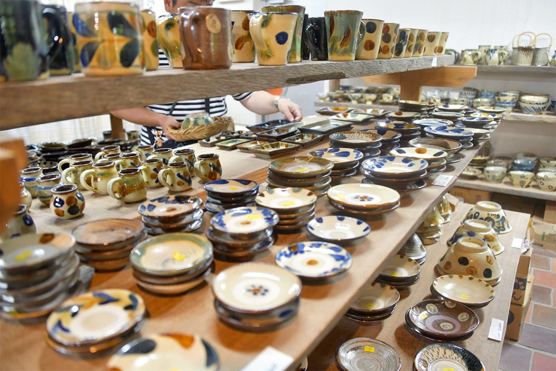 やちむんの里・北窯共同売店_13